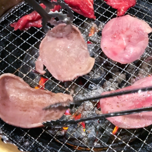 100g177円【焼肉用】豚タン(2mmスライス)1.4kg(700g×2パック)サムネイル