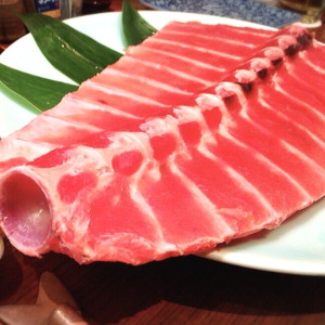 【大人気】まぐろ　中落ち(骨付き)約1kgサムネイル